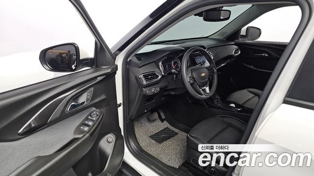 Chevrolet Korea Trailblazer 2022 — photo 17