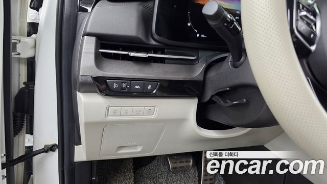 Kia Canival 2021 — photo 16