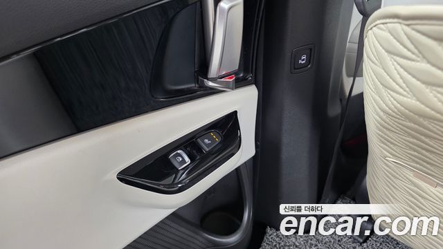 Kia Canival 2021 — photo 18