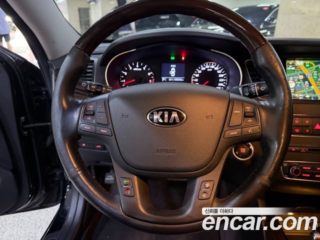 Kia K7 2016 — photo 9
