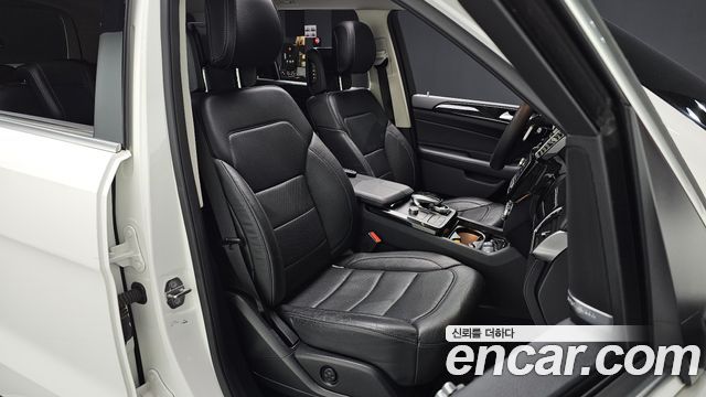 Mercedes-Benz GLS-Class 2018 — photo 13