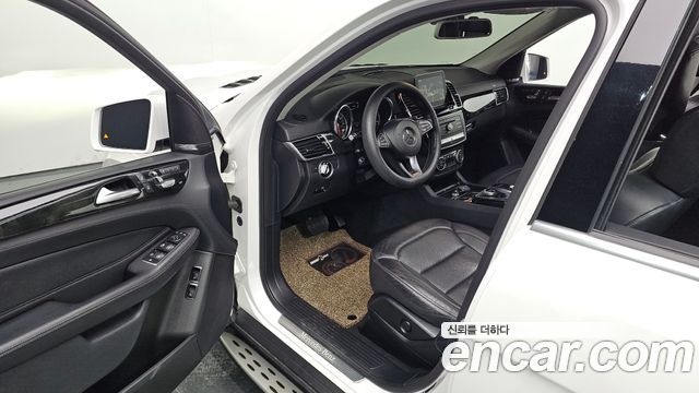 Mercedes-Benz GLS-Class 2018 — photo 17