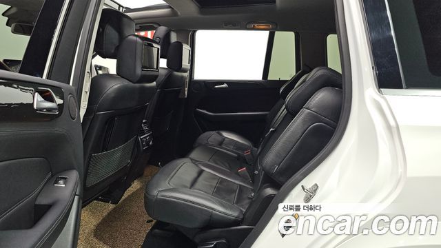 Mercedes-Benz GLS-Class 2018 — photo 18