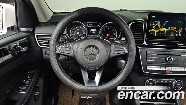 Mercedes-Benz GLS-Class 2018 — photo 19