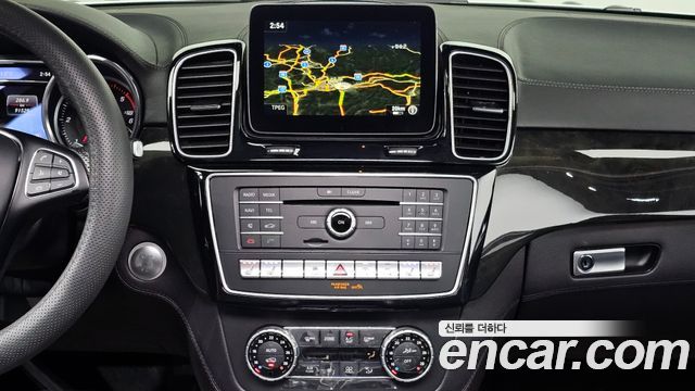 Mercedes-Benz GLS-Class 2018 — photo 21