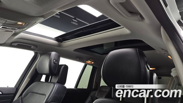 Mercedes-Benz GLS-Class 2018 — photo 26