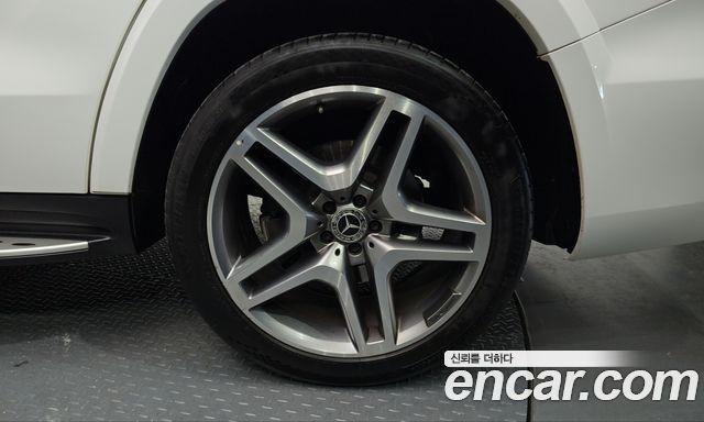 Mercedes-Benz GLS-Class 2018 — photo 7