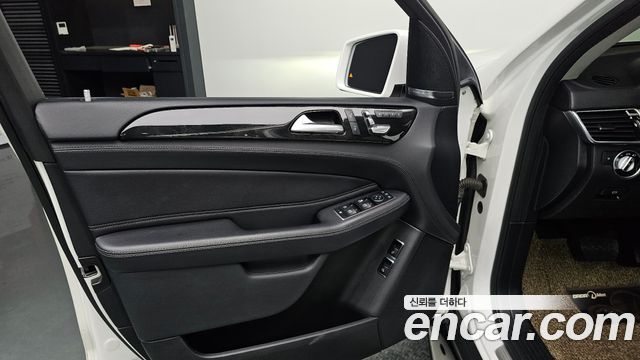 Mercedes-Benz GLS-Class 2018 — photo 14