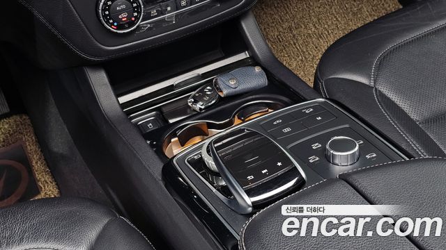 Mercedes-Benz GLS-Class 2018 — photo 27