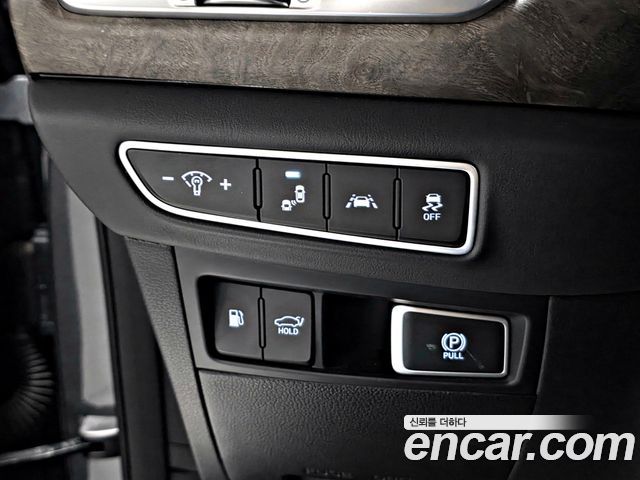 Genesis G90 2019 — photo 13