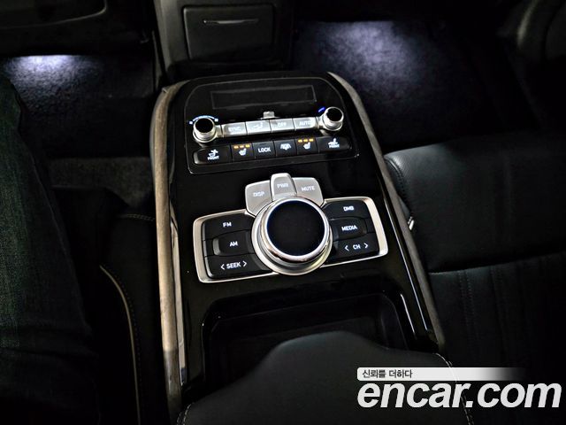 Genesis G90 2019 — photo 20