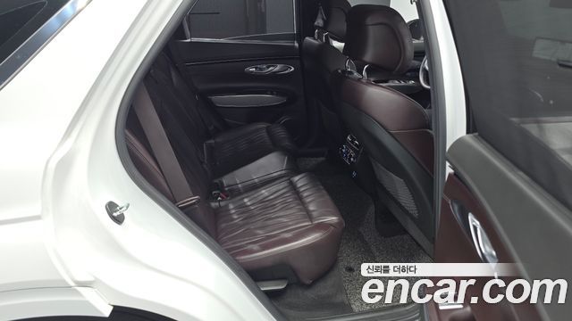 Genesis GV70 2021 — photo 17