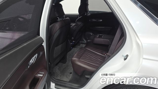 Genesis GV70 2021 — photo 18