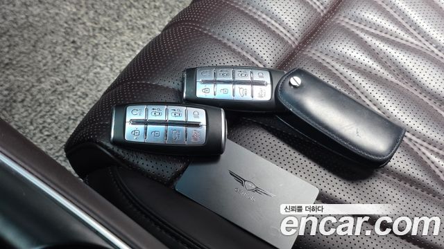 Genesis GV70 2021 — photo 22