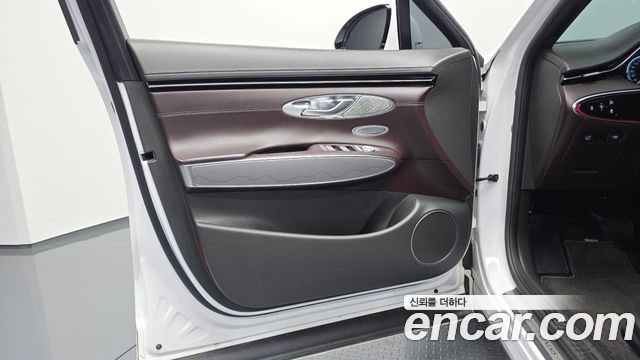 Genesis GV70 2021 — photo 14