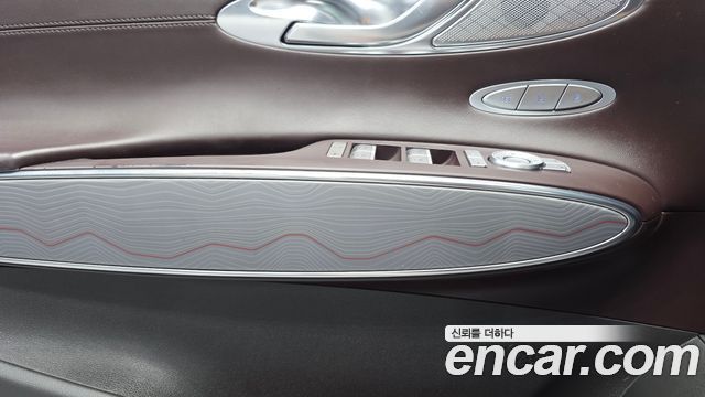 Genesis GV70 2021 — photo 29