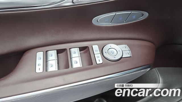 Genesis GV70 2021 — photo 30