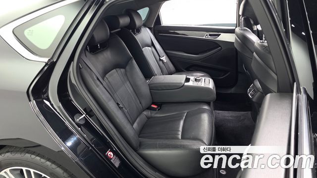 Genesis G80 2017 — photo 17