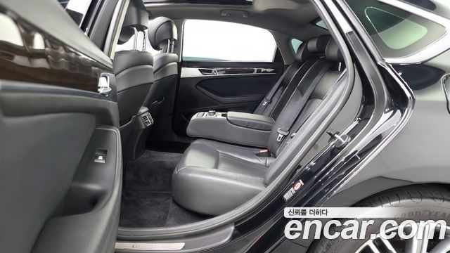 Genesis G80 2017 — photo 18