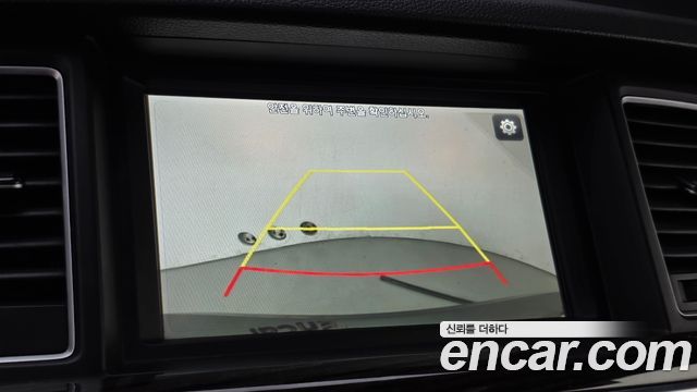 Genesis G80 2017 — photo 21