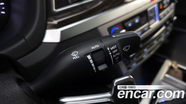 Genesis G80 2017 — photo 26