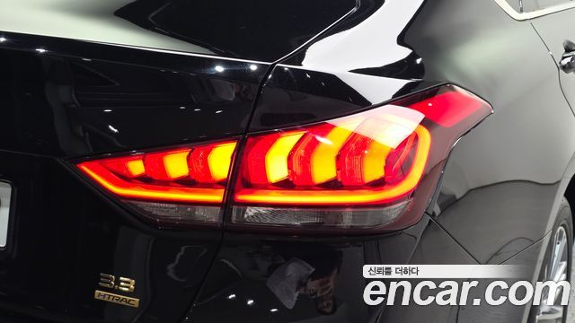 Genesis G80 2017 — photo 9