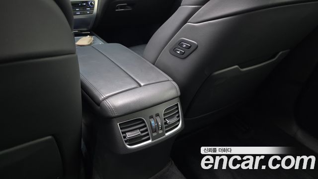 Genesis G80 2017 — photo 29