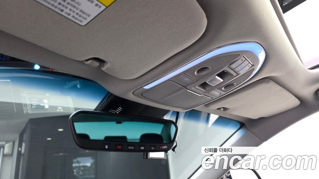 Genesis G80 2017 — photo 31