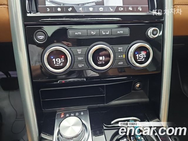 Land Rover Discovery 2020 — photo 9