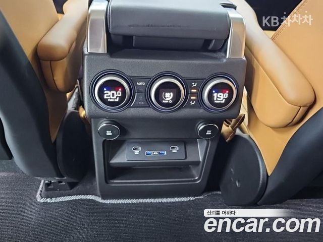 Land Rover Discovery 2020 — photo 12