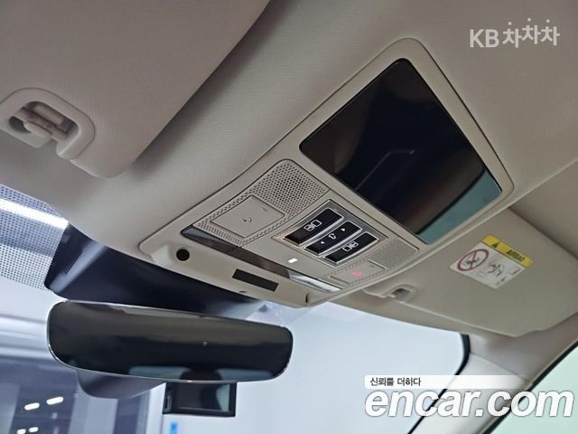 Land Rover Discovery 2020 — photo 17