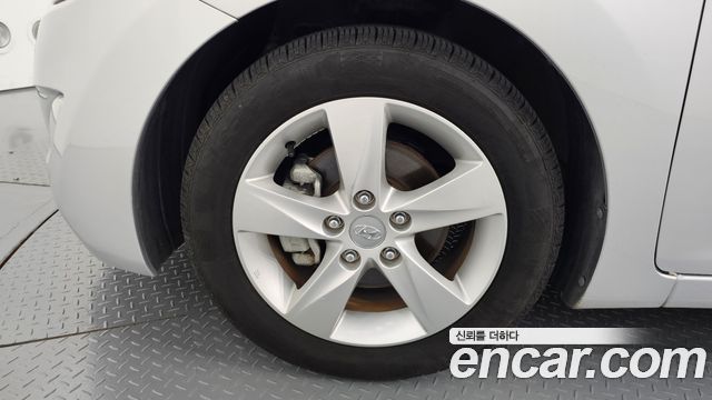 Hyundai AVANTE 2012 — photo 5