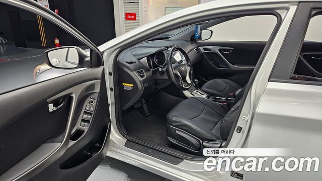 Hyundai AVANTE 2012 — photo 10