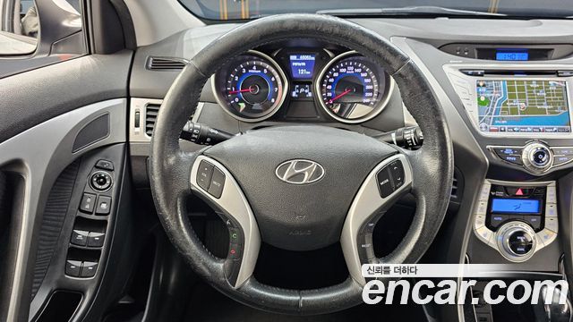 Hyundai AVANTE 2012 — photo 13