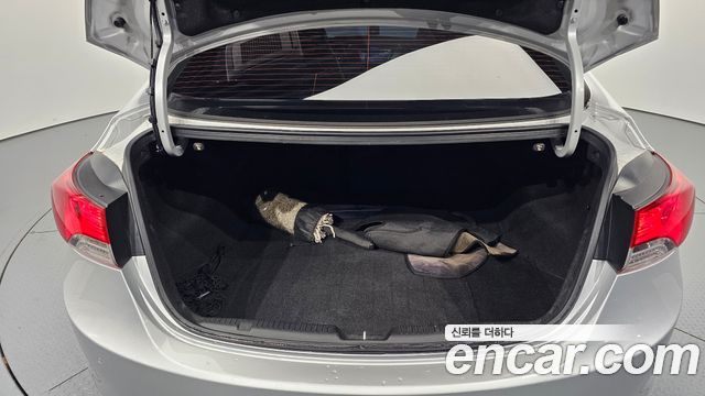 Hyundai AVANTE 2012 — photo 20