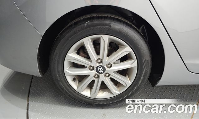 Hyundai AVANTE 2014 — photo 5