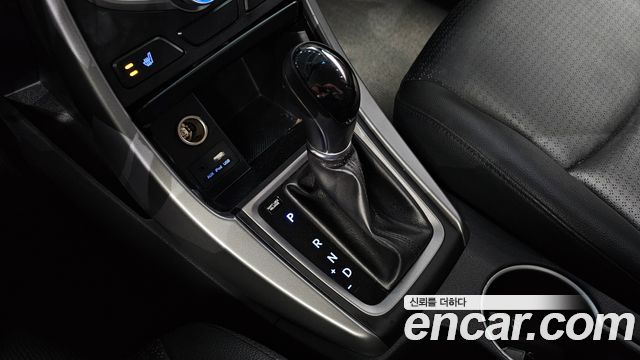 Hyundai AVANTE 2014 — photo 12