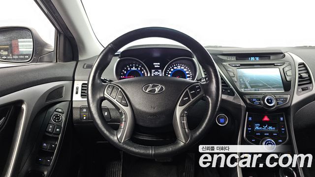 Hyundai AVANTE 2014 — photo 18
