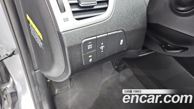 Hyundai AVANTE 2014 — photo 25