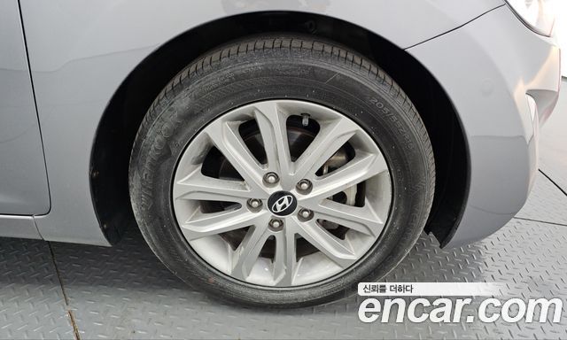 Hyundai AVANTE 2014 — photo 7