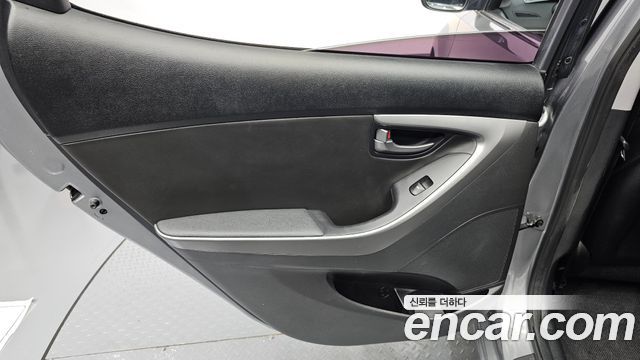 Hyundai AVANTE 2014 — photo 15