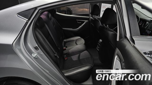 Hyundai AVANTE 2014 — photo 16