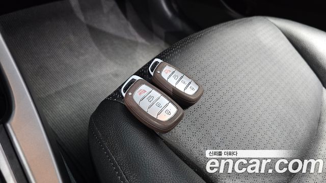 Hyundai AVANTE 2014 — photo 29
