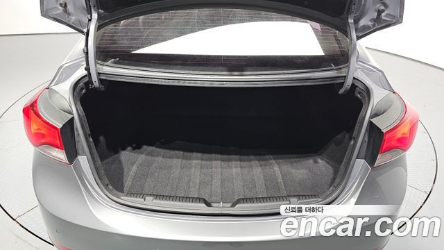 Hyundai AVANTE 2014 — photo 30