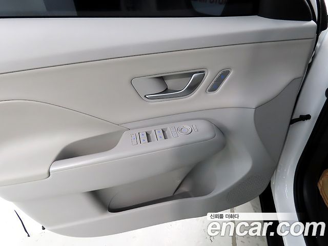 Hyundai Kona 2023 — photo 13
