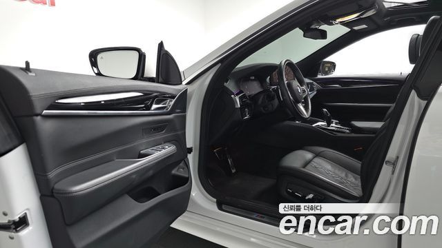 BMW Gran Turismo 2021 — photo 13
