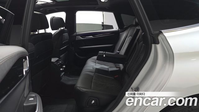 BMW Gran Turismo 2021 — photo 18