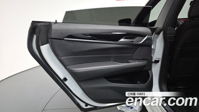 BMW Gran Turismo 2021 — photo 15
