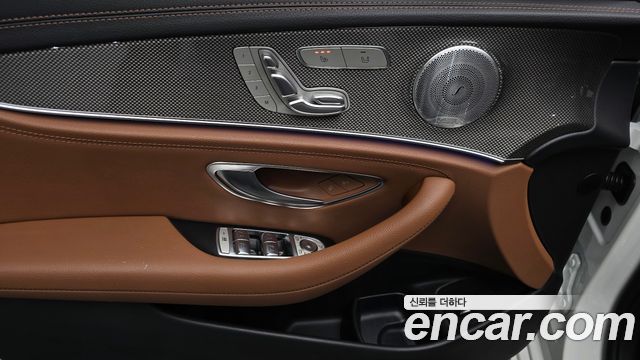 Mercedes-Benz E-Class 2020 — photo 24