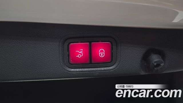 Mercedes-Benz E-Class 2020 — photo 26
